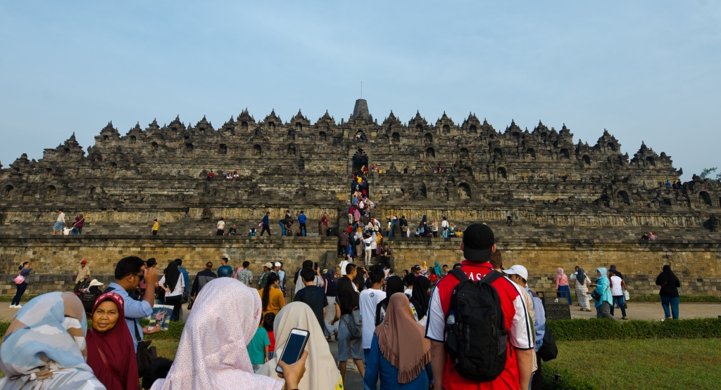 Borobudur Temple > TheRoamingNoodle